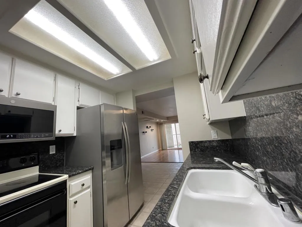 4452 Mentone Street Unit 205, Ocean Beach (san Diego) Unit: 205