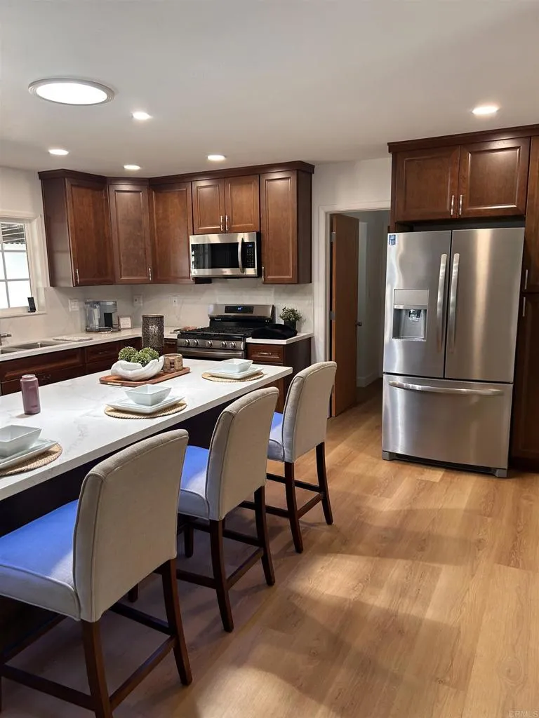 13606 E Lakeview Road