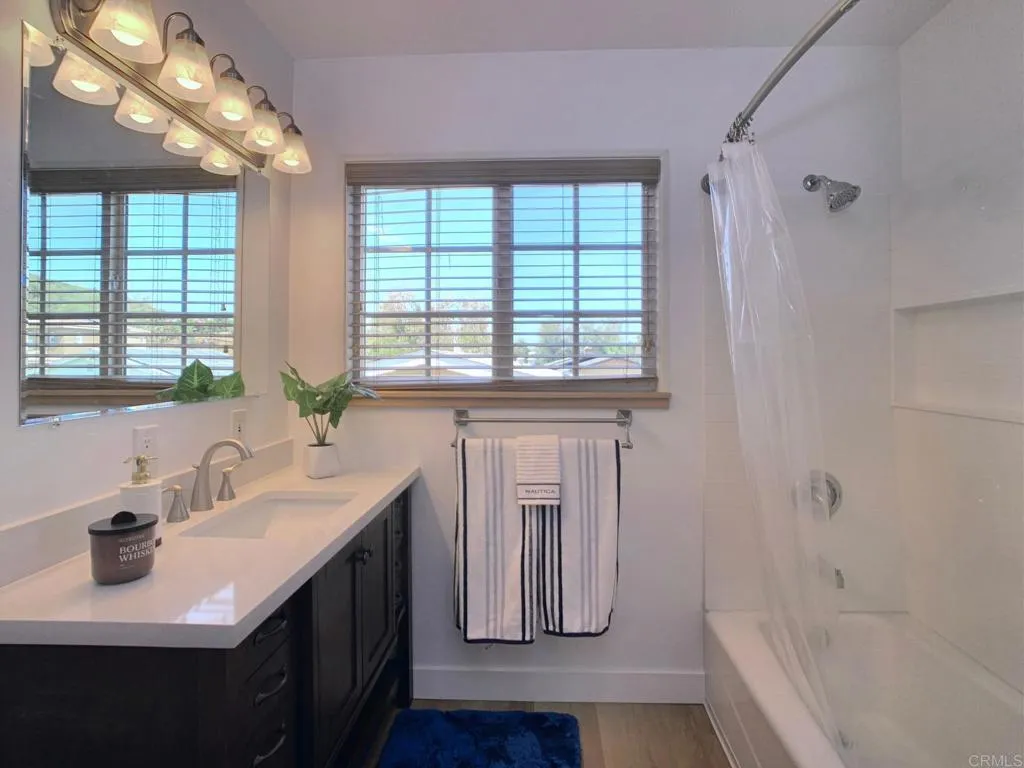 13606 E Lakeview Road