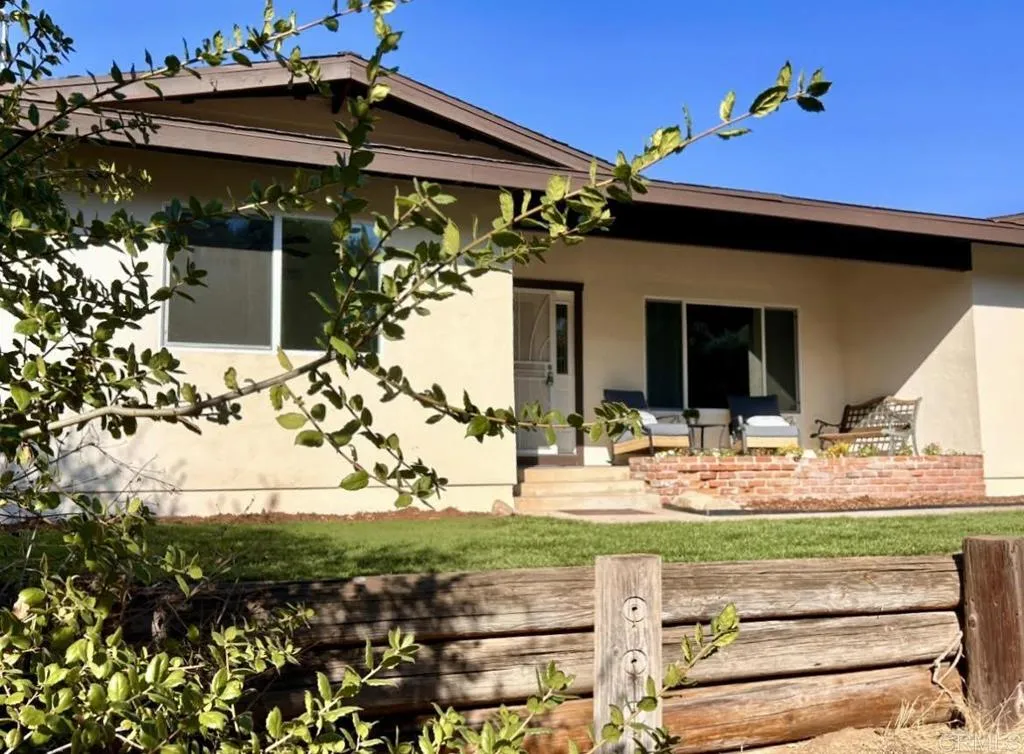 13606 E Lakeview Road