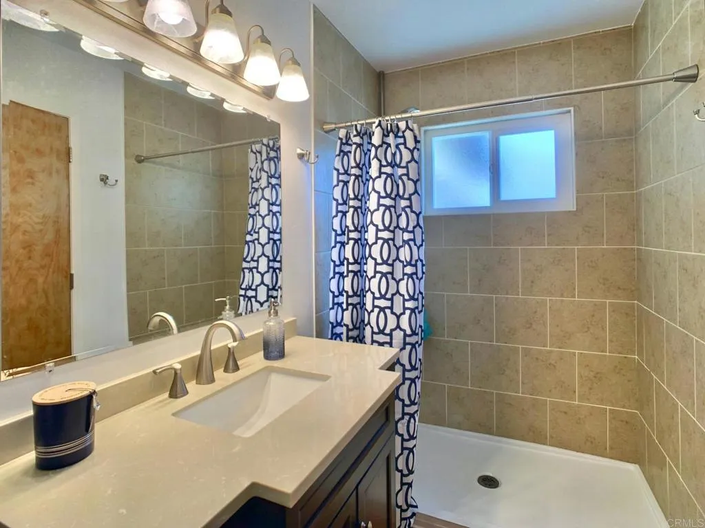 13606 E Lakeview Road