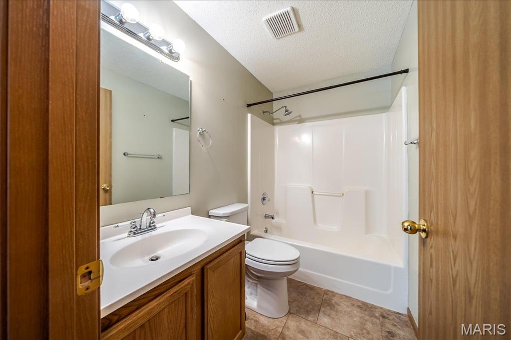 7736 Meadow View Circle