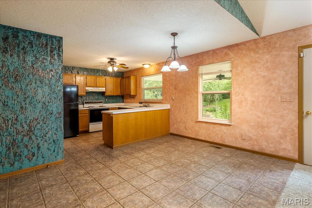 7736 Meadow View Circle