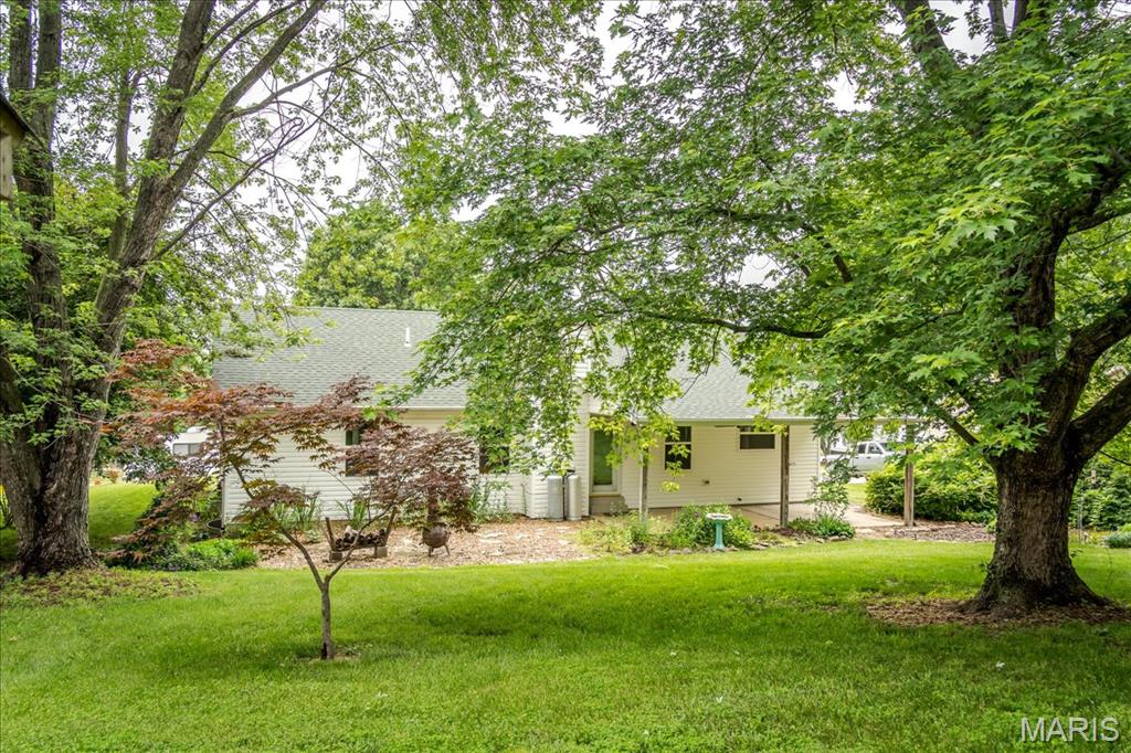 7736 Meadow View Circle