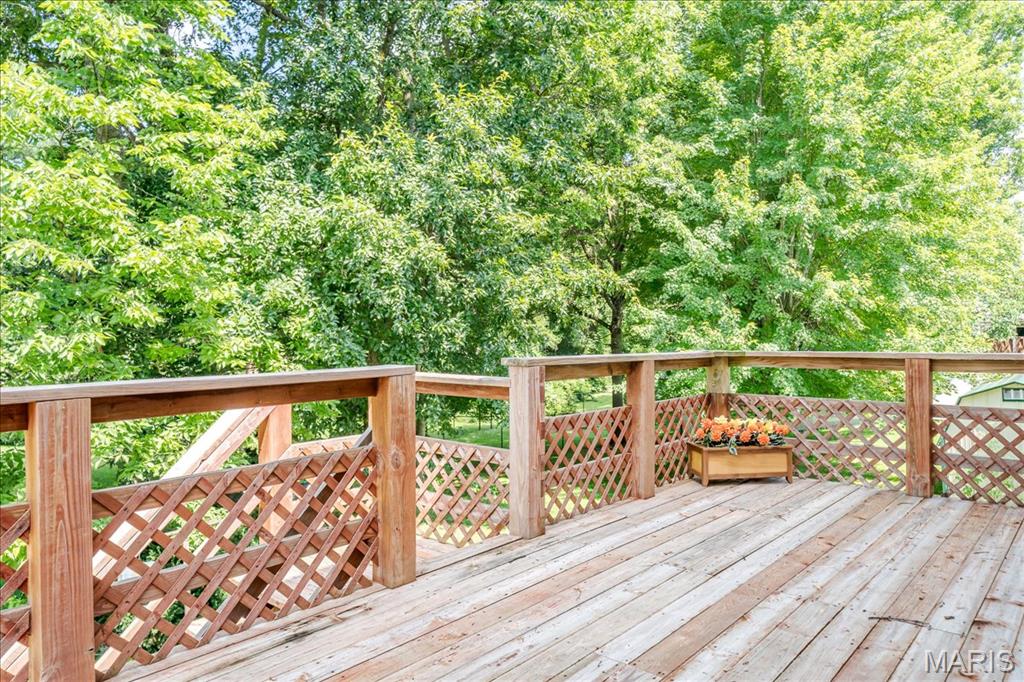 25 Whispering Oaks Drive