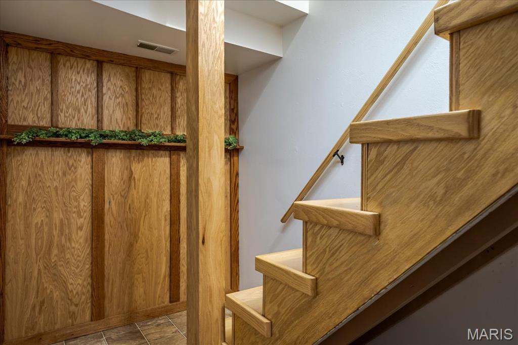25 Whispering Oaks Drive