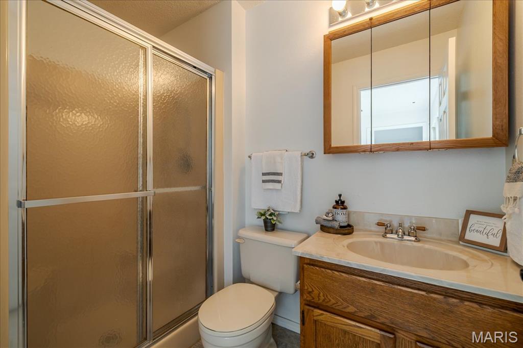 25 Whispering Oaks Drive