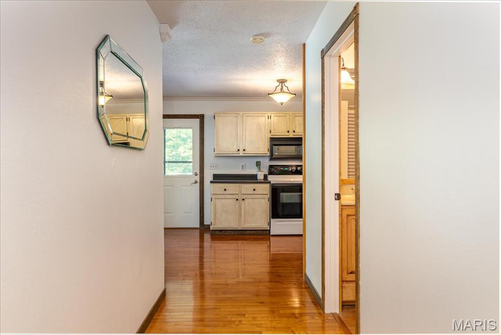 25 Whispering Oaks Drive