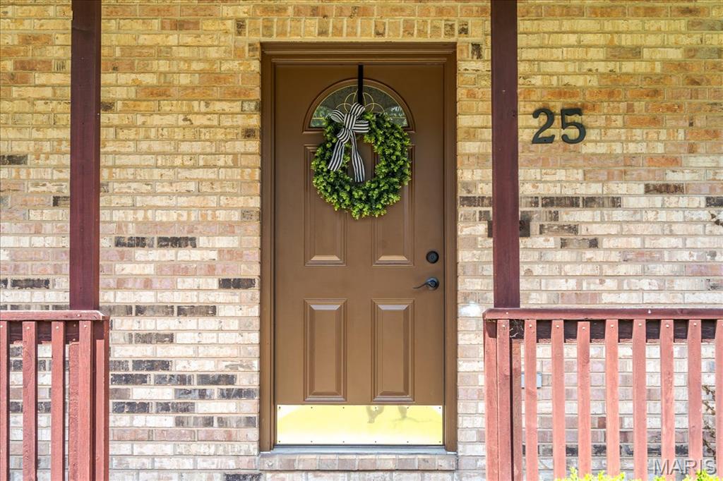 25 Whispering Oaks Drive