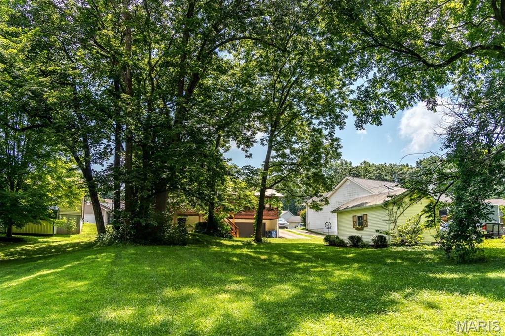 25 Whispering Oaks Drive