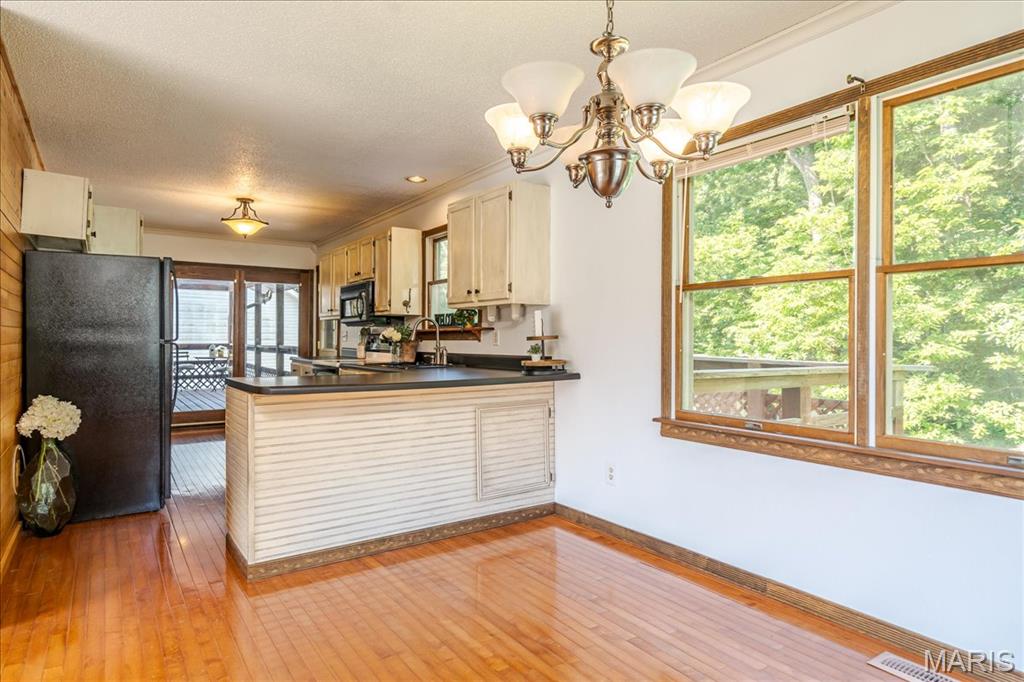 25 Whispering Oaks Drive