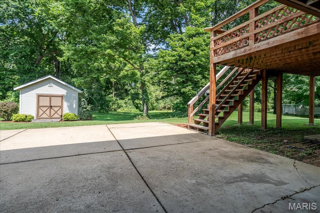 25 Whispering Oaks Drive