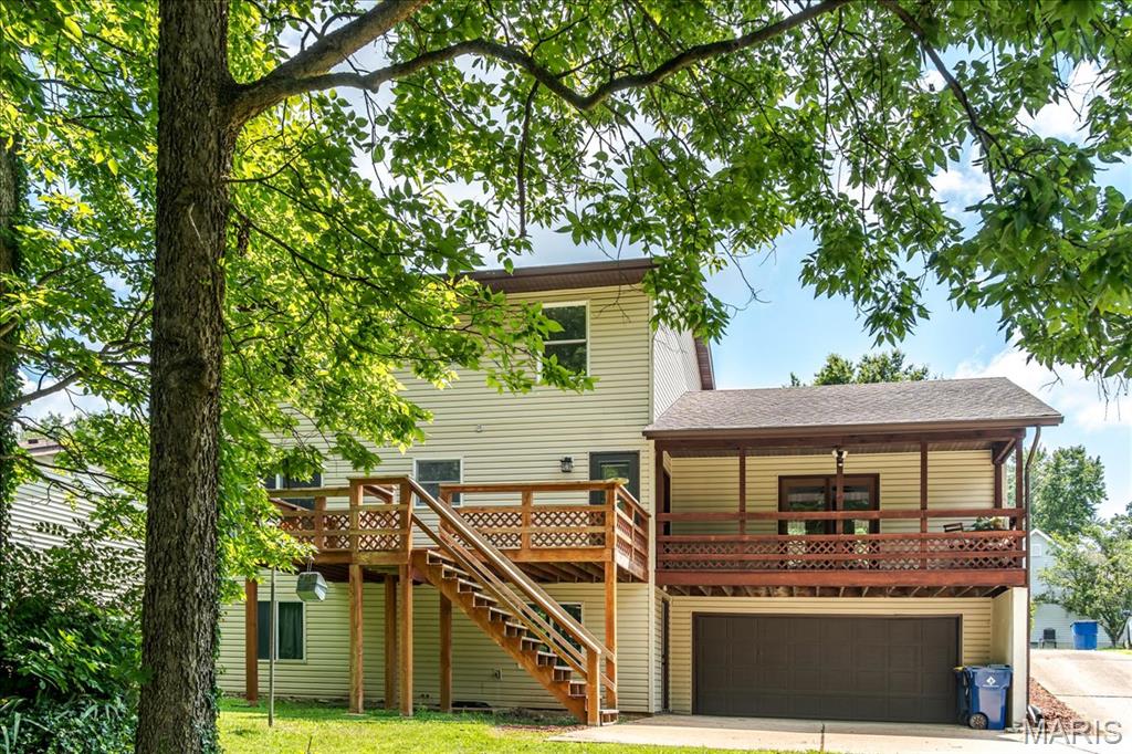 25 Whispering Oaks Drive