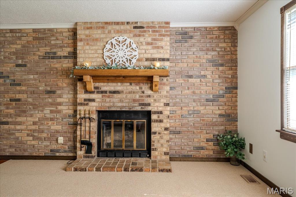 25 Whispering Oaks Drive