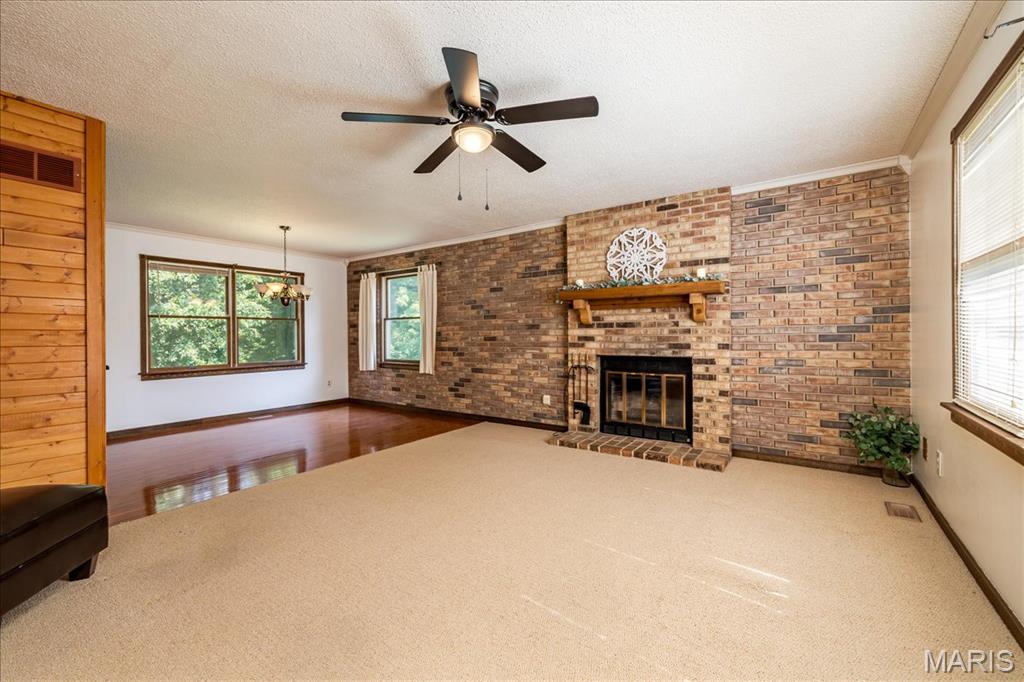25 Whispering Oaks Drive