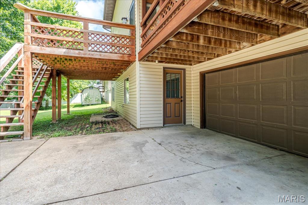 25 Whispering Oaks Drive