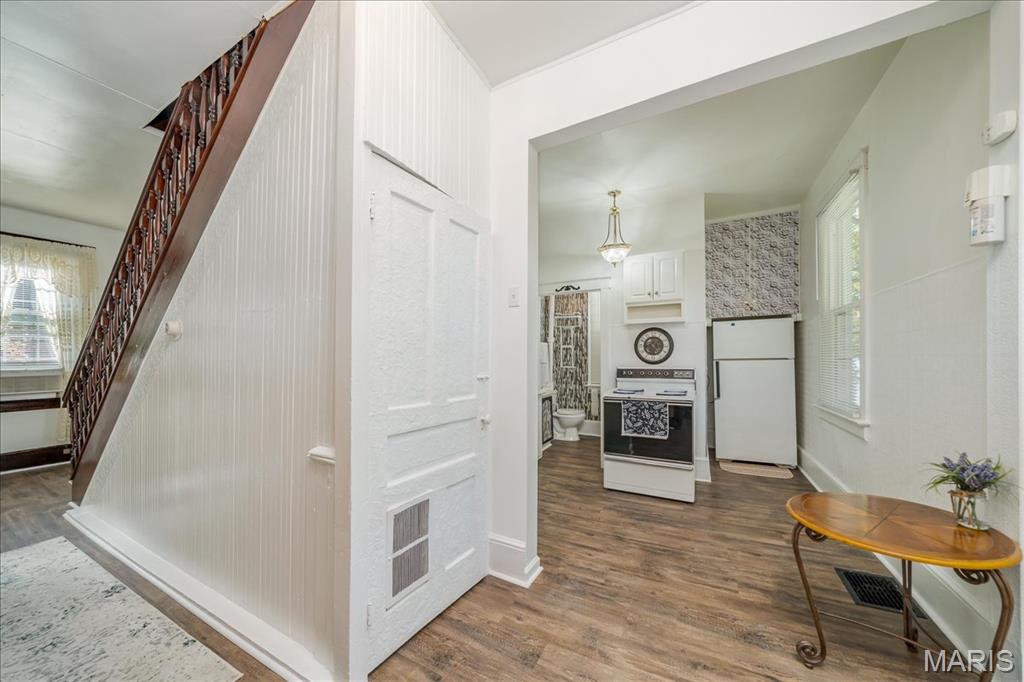 7 E State Street