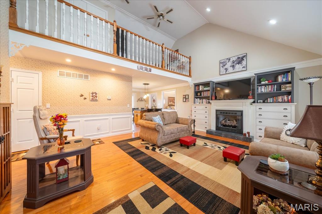 1400 Redwood Dr
