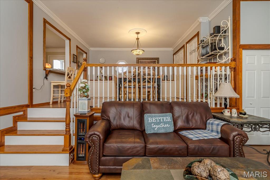 1400 Redwood Dr