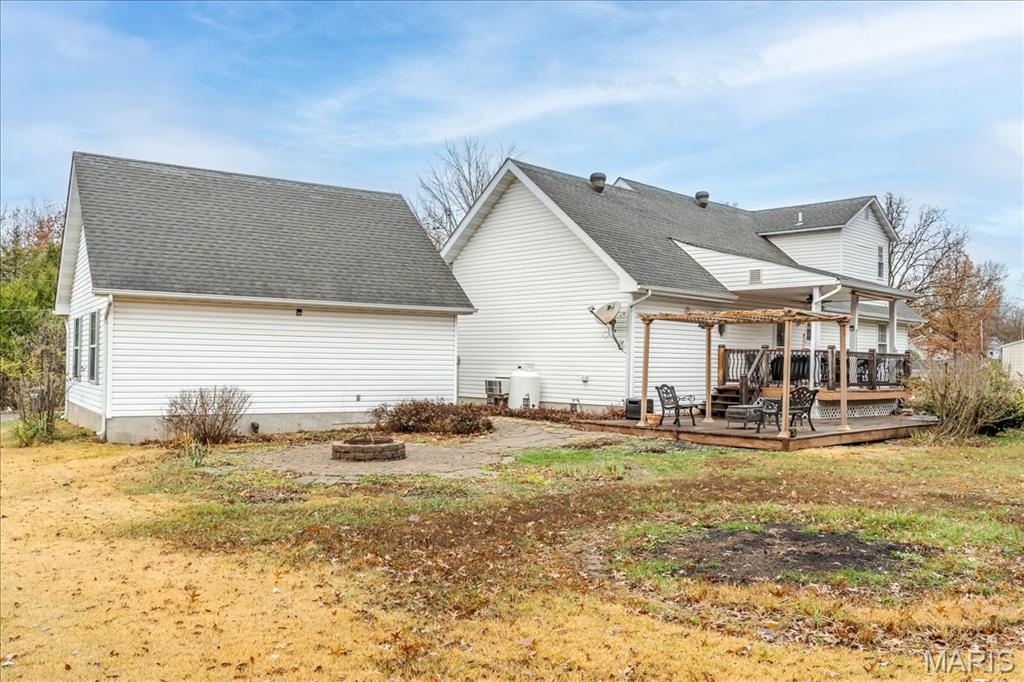 1400 Redwood Dr