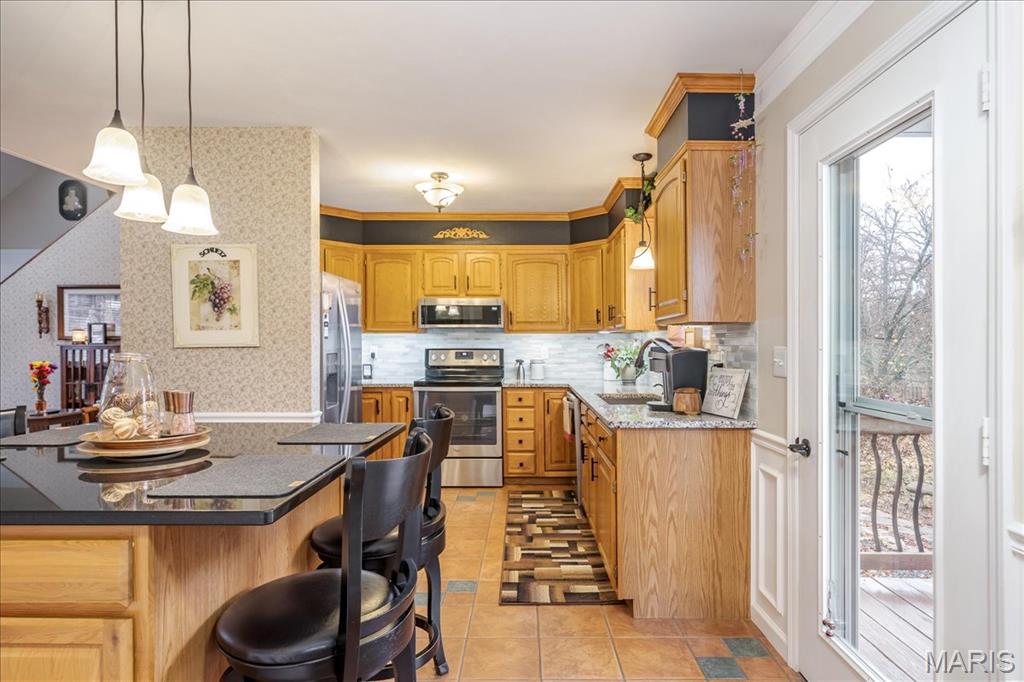 1400 Redwood Dr