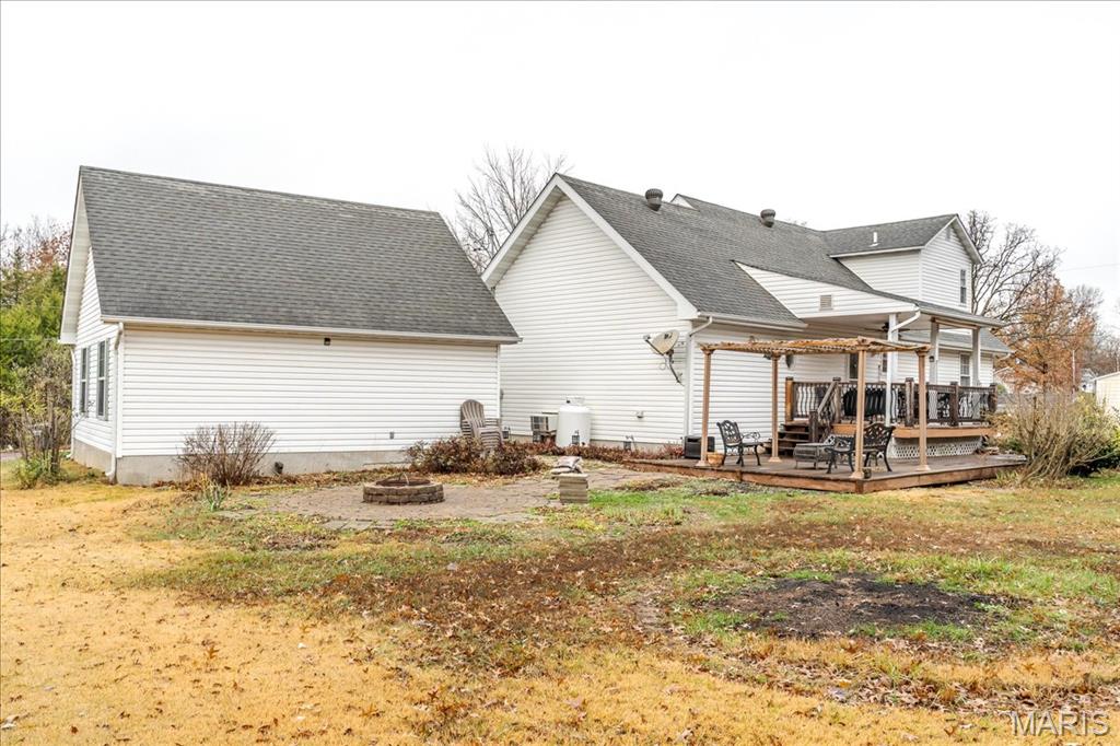 1400 Redwood Dr
