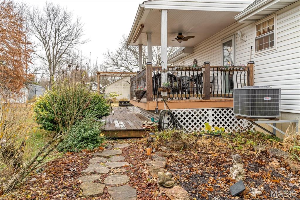 1400 Redwood Dr