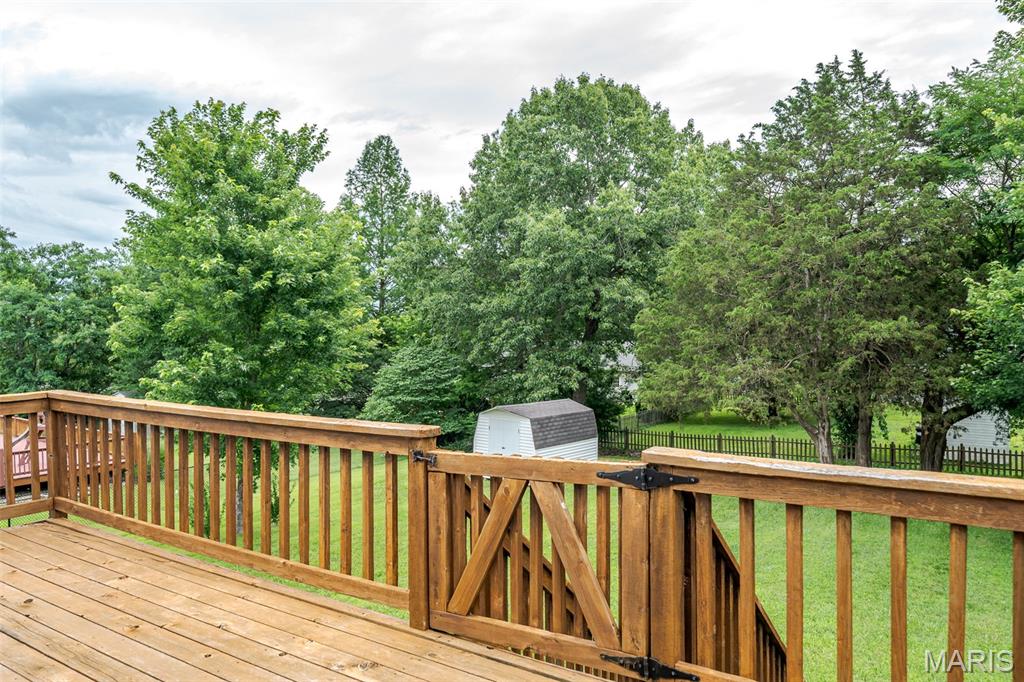 7716 Meadow View Circle