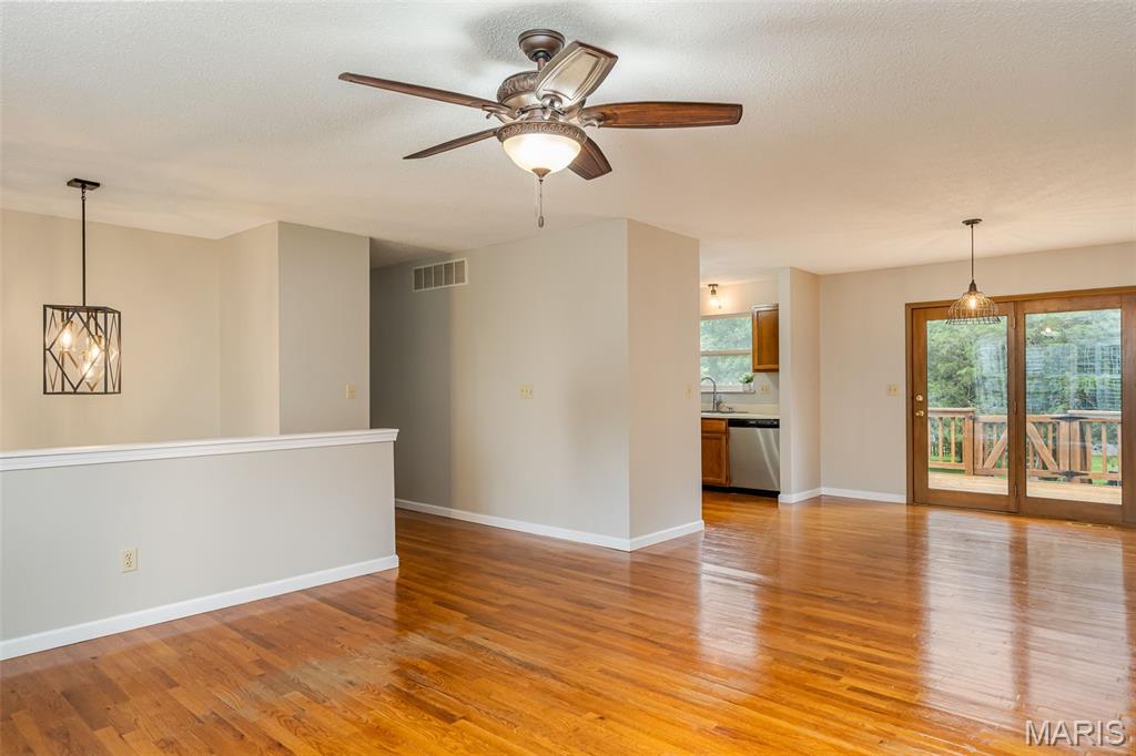 7716 Meadow View Circle