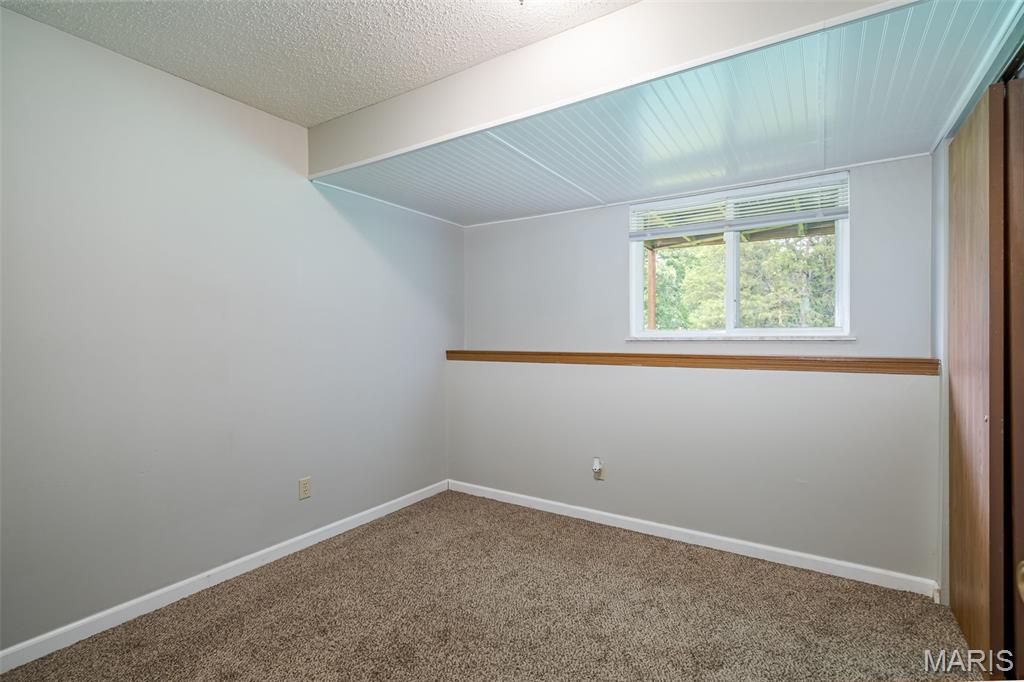 7716 Meadow View Circle