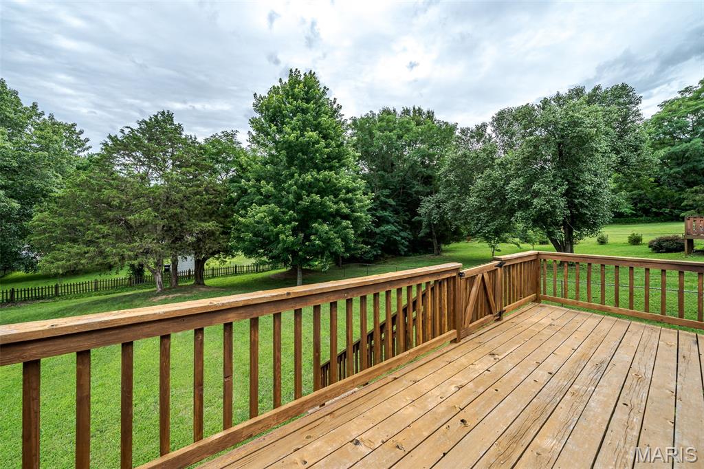 7716 Meadow View Circle