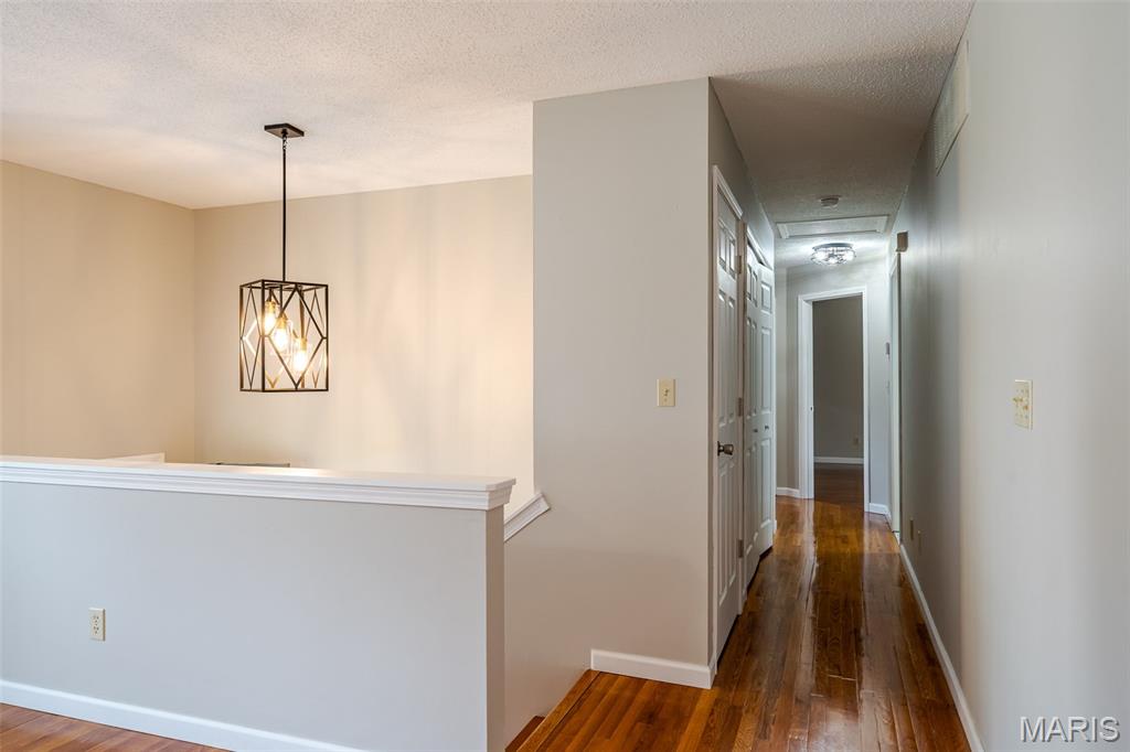 7716 Meadow View Circle