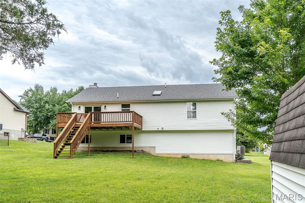 7716 Meadow View Circle