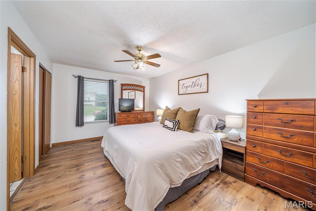 7712 Meadow View Circle
