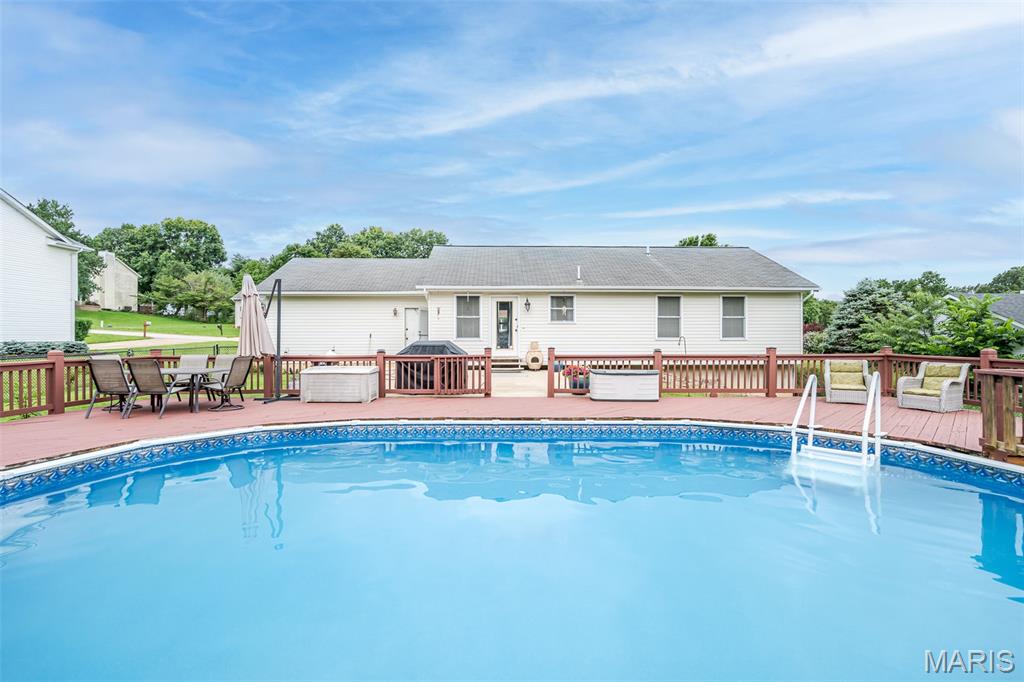 7712 Meadow View Circle