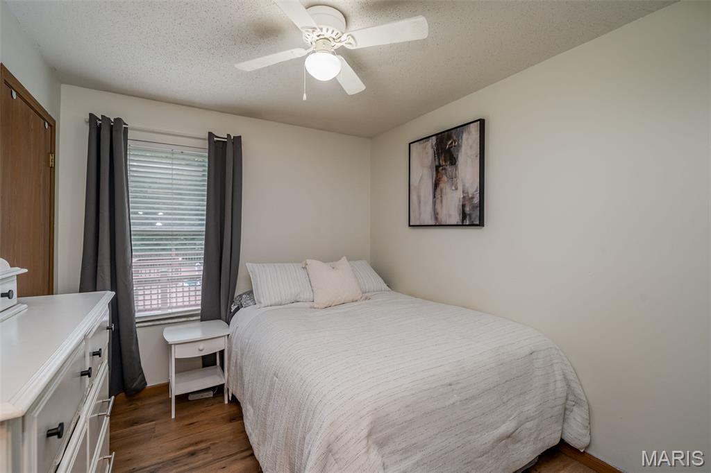 7712 Meadow View Circle