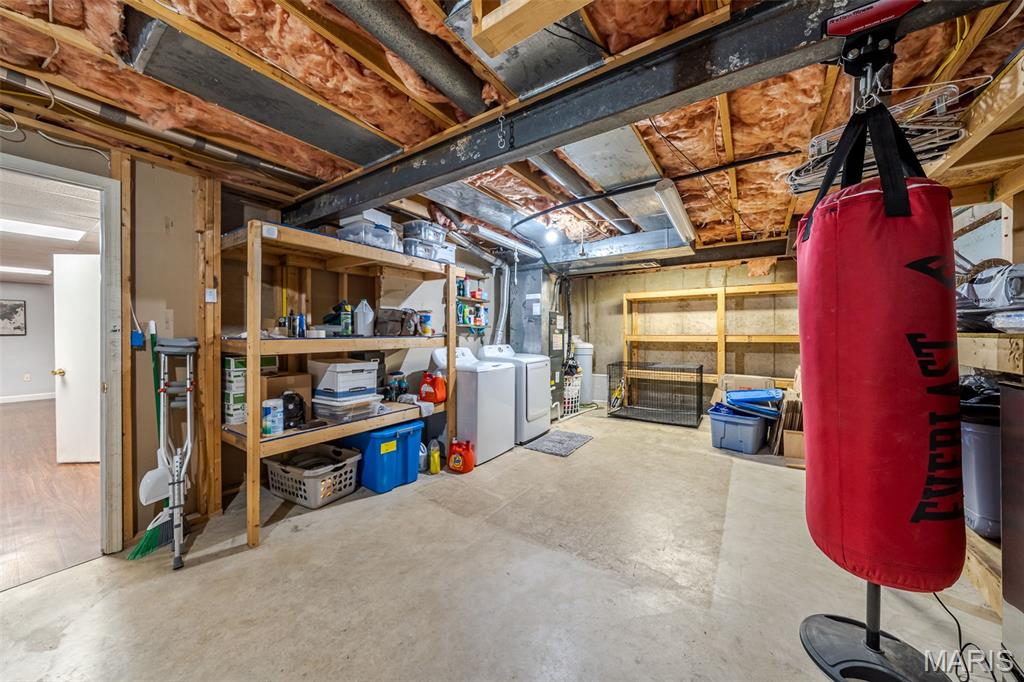 7712 Meadow View Circle