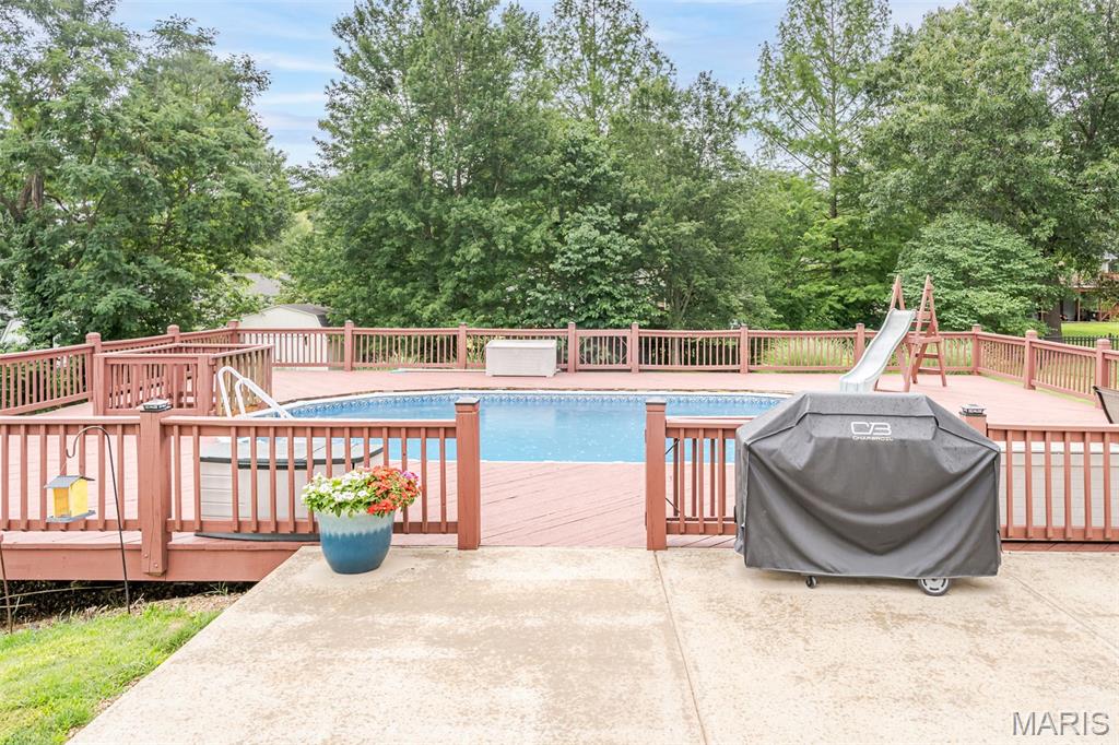 7712 Meadow View Circle
