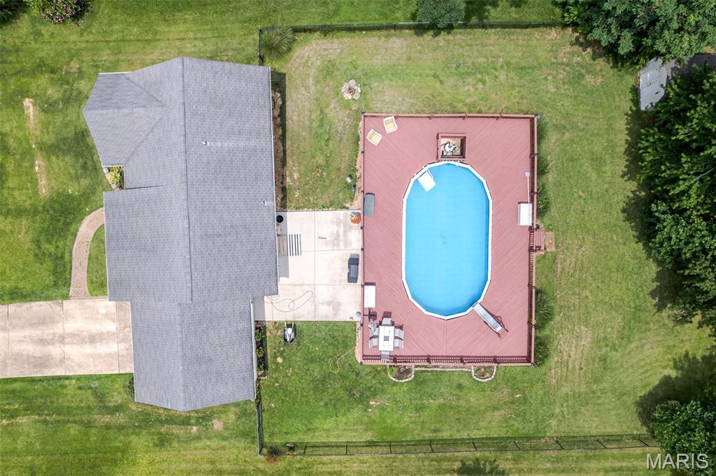 7712 Meadow View Circle