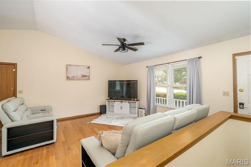 7712 Meadow View Circle