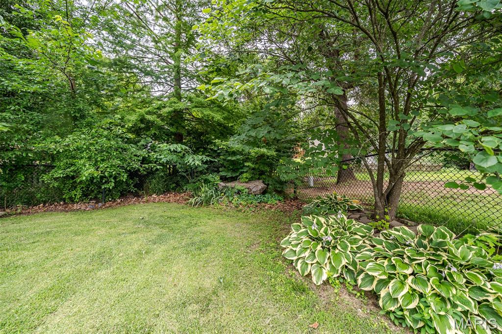 7712 Meadow View Circle