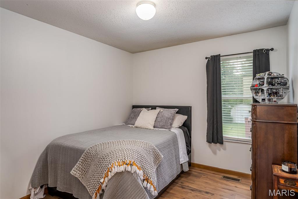 7712 Meadow View Circle