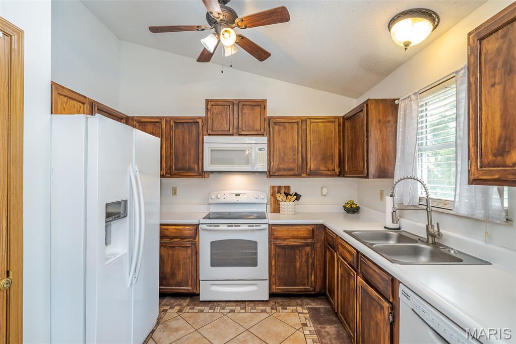 7712 Meadow View Circle