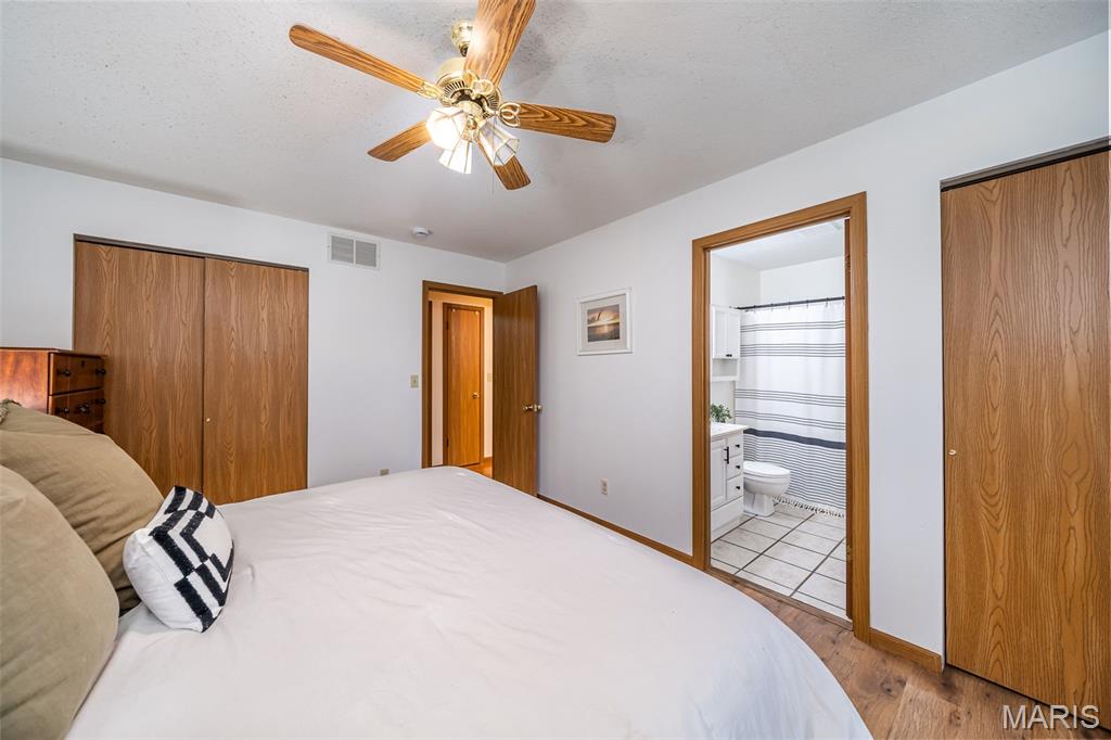 7712 Meadow View Circle