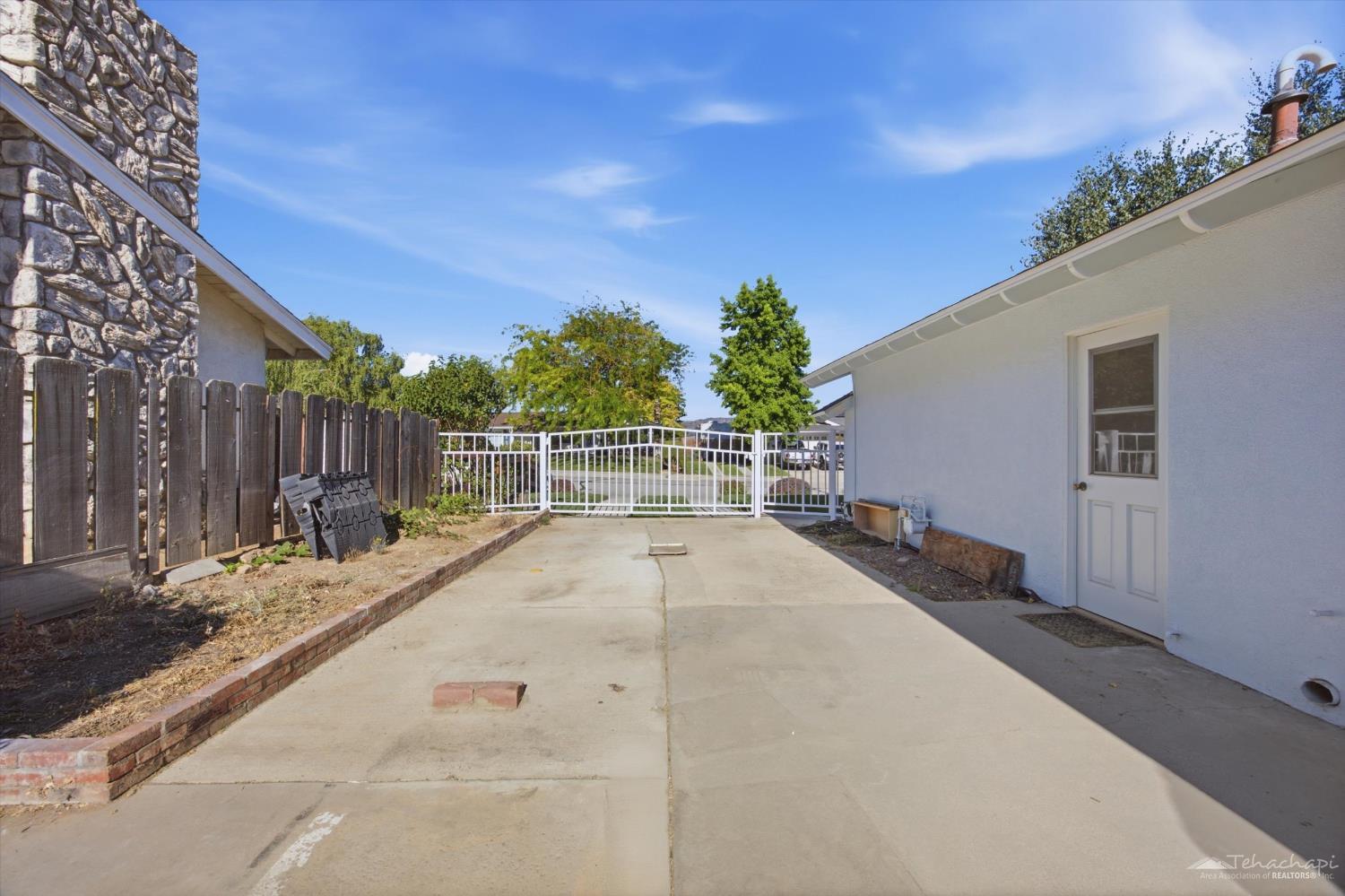 512 W A Street