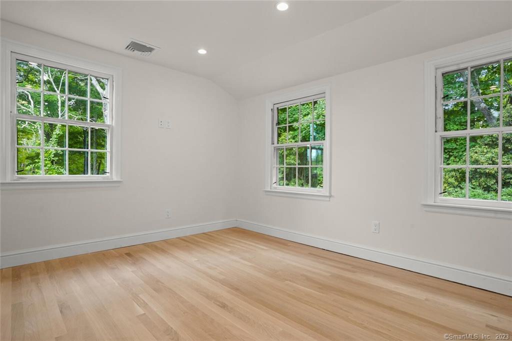 25 Mark Twain Lane