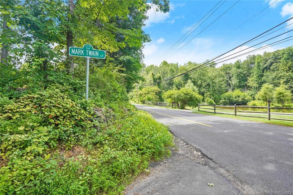 25 Mark Twain Lane