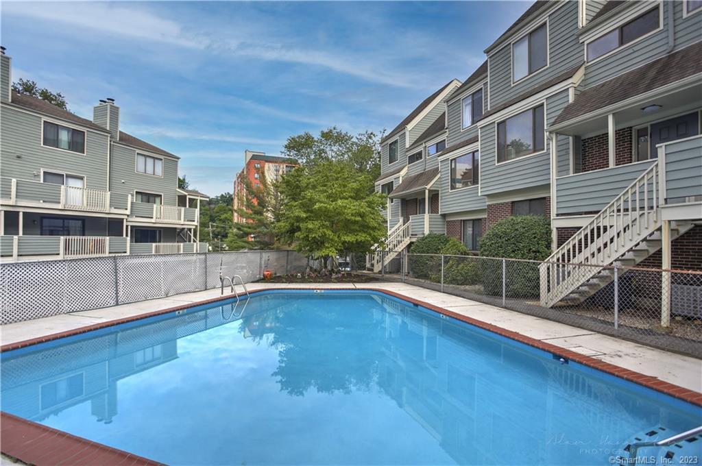 3 Oakwood Avenue Unit: B6