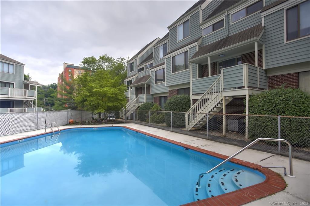 3 Oakwood Avenue Unit: B6