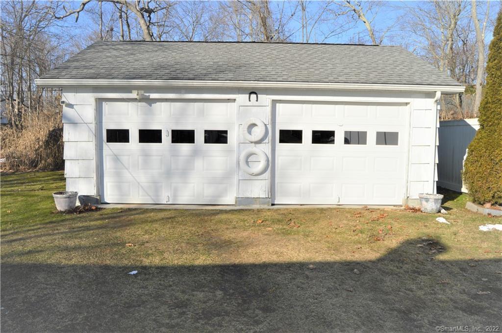 8 Woodland Avenue
